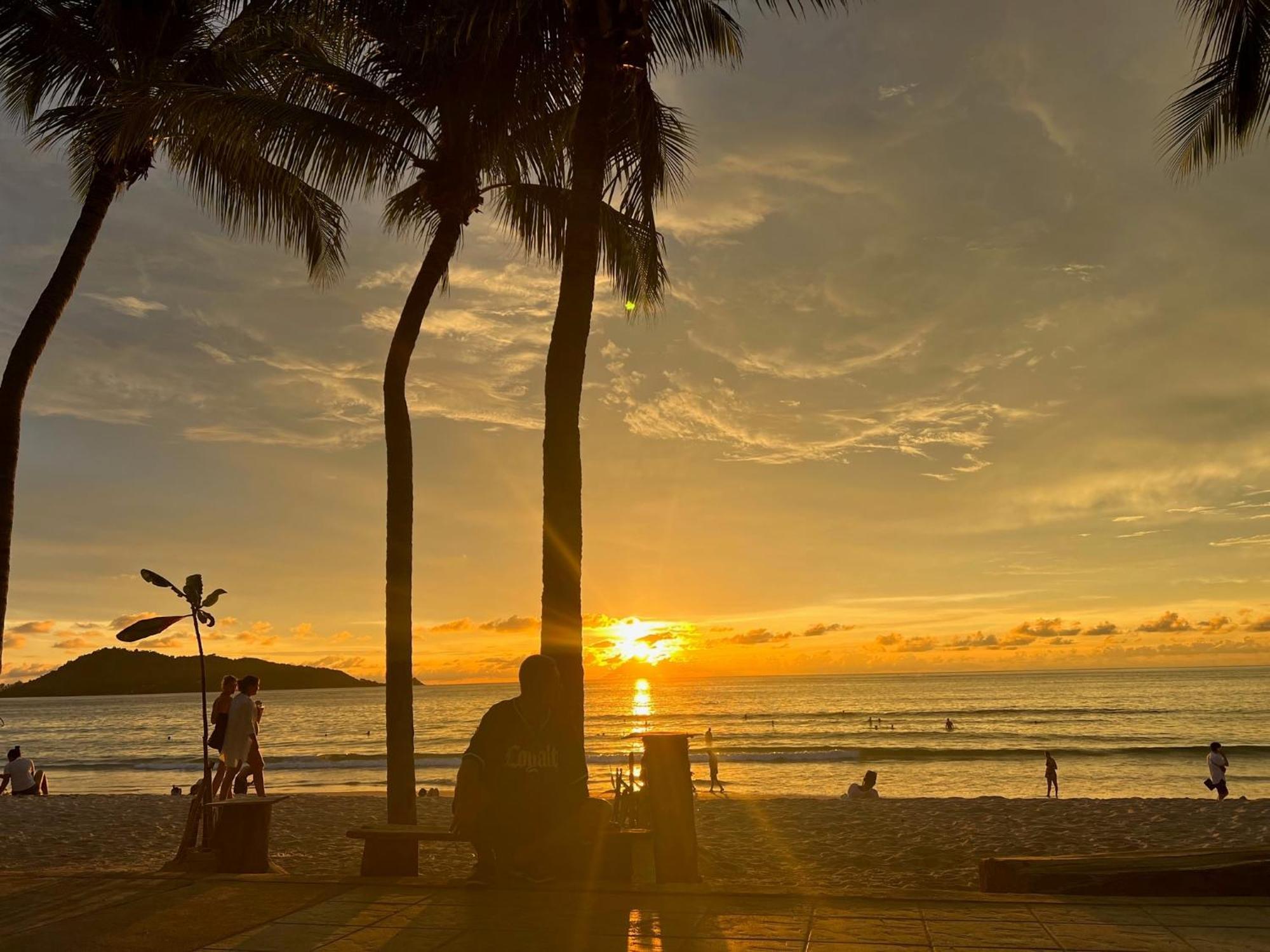 Private Modern Apartments By Patong Vacation Rentals Located In The Heart Of Patong, Walking Distance To The Beach, Kitchen, Private Bathroom, Seating Area, 65" Smart Tv With Free Wifi Luaran gambar